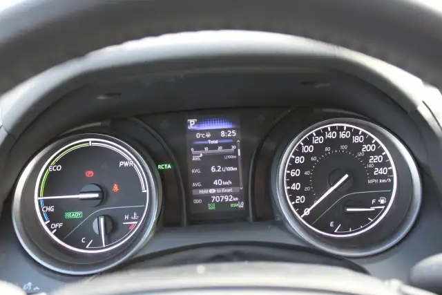 2024 Toyota Camry HYBRID SE - Photo 12