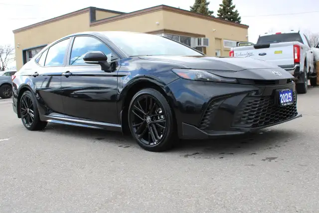 2025 Toyota Camry SE hybrid with sunroof