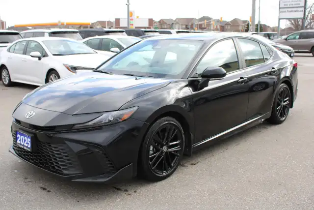 2025 Toyota Camry SE hybrid with sunroof - Photo 2