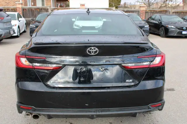 2025 Toyota Camry SE hybrid with sunroof - Photo 6