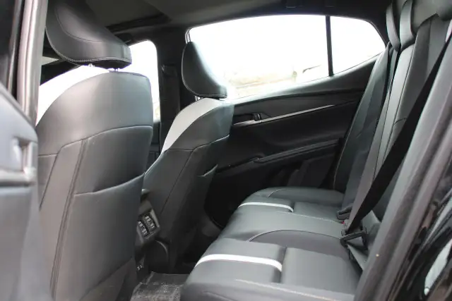 2025 Toyota Camry SE hybrid with sunroof - Photo 12