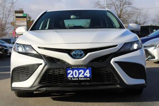 2024 Toyota Camry HYBRID SE - Photo 3