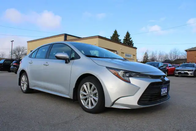 2024 Toyota Corolla LE - Photo 3