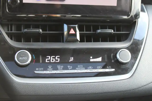 2024 Toyota Corolla LE - Photo 14