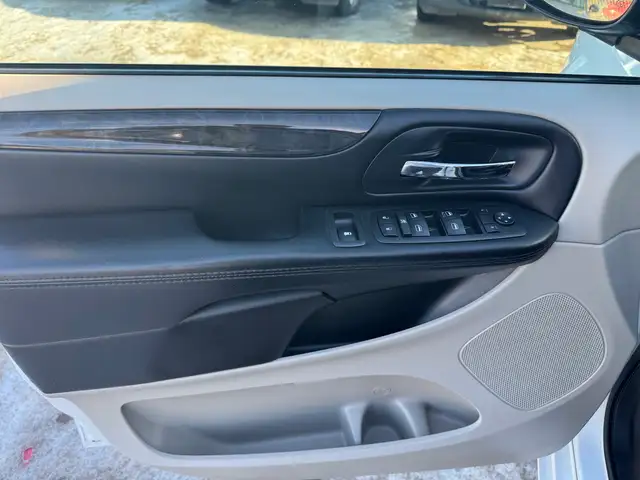 2014 Dodge Grand Caravan SXT Premium - Photo 10