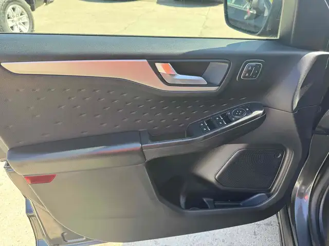 2021 Ford Escape SEL - Photo 12