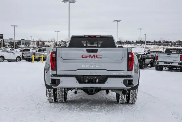 2026 GMC Sierra 3500HD Denali - Photo 7
