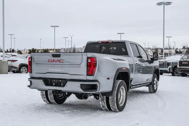2026 GMC Sierra 3500HD Denali - Photo 9