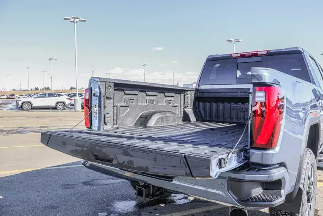 2026 GMC Sierra 3500HD Denali - Photo 8