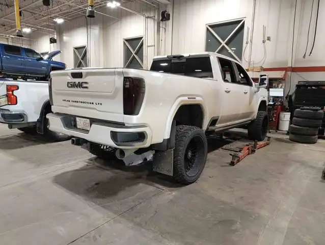 2024 GMC Sierra 3500HD Denali Ultimate - Photo 4