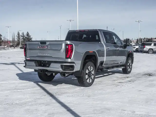2026 GMC Sierra 3500HD Denali - Photo 9