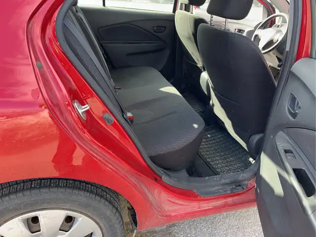 2009 Toyota Yaris - Photo 18