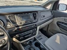 2016 Kia Sedona - Photo 16