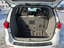 2016 Kia Sedona - Photo 23