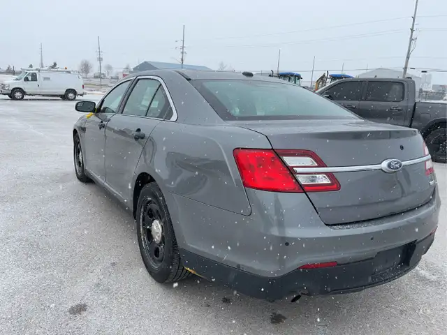 2016 Ford Taurus - Photo 7