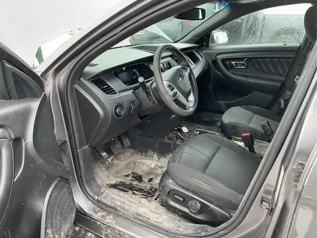 2016 Ford Taurus - Photo 10