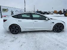 2023 Tesla Model 3 - Photo 8