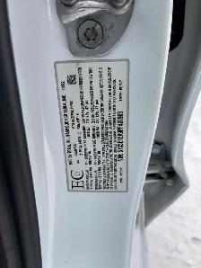 2023 Tesla Model 3 - Photo 14