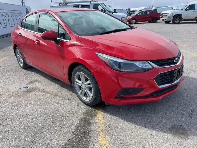 2018 Chevrolet Cruze - Photo 3
