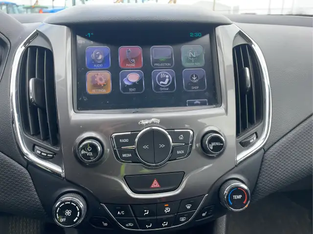 2018 Chevrolet Cruze - Photo 22
