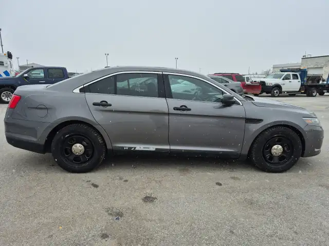 2016 Ford Taurus - Photo 4