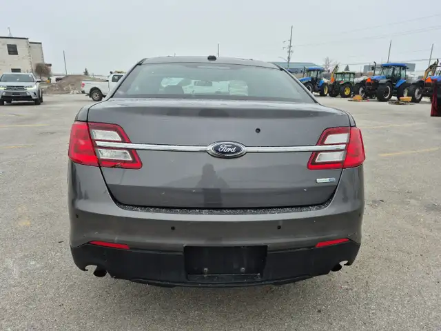 2016 Ford Taurus - Photo 6