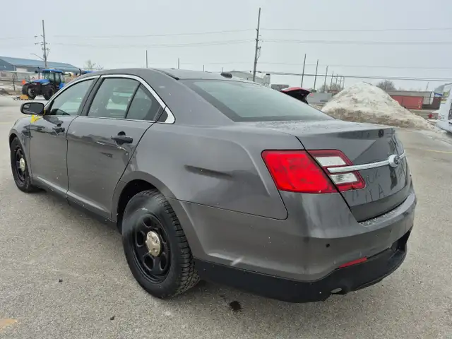 2016 Ford Taurus - Photo 7