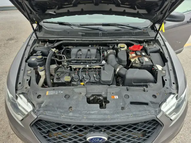 2016 Ford Taurus - Photo 9