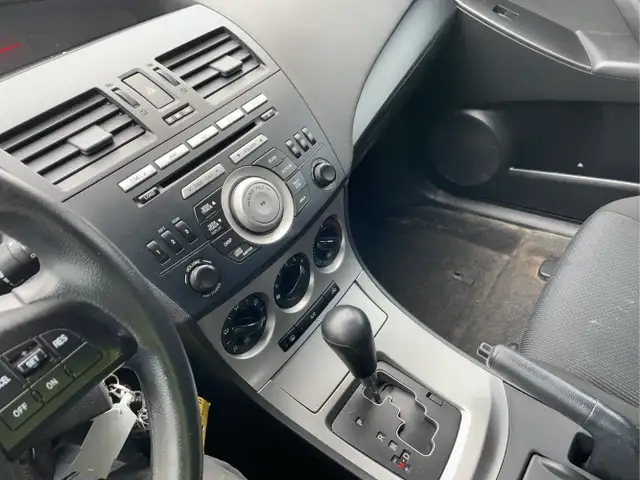 2011 Mazda MAZDA3 Sport - Photo 17