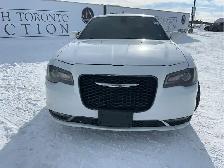 2018 Chrysler 300 - Photo 3