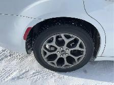 2018 Chrysler 300 - Photo 10