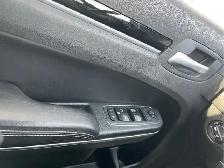 2018 Chrysler 300 - Photo 24