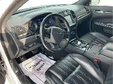 2018 Chrysler 300 - Photo 26