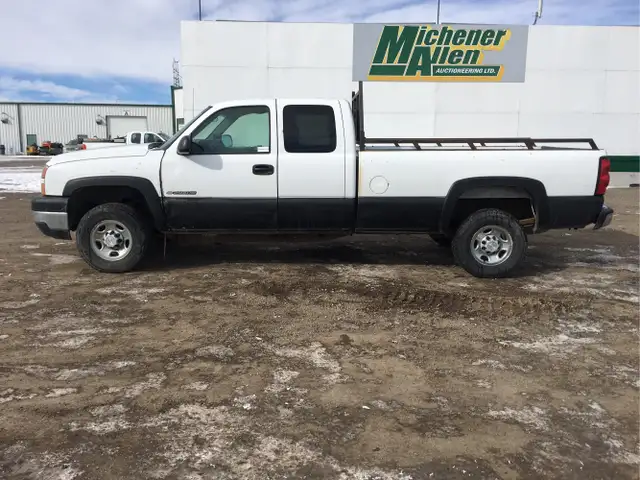 2006 Chevrolet Silverado 2500HD - Photo 2