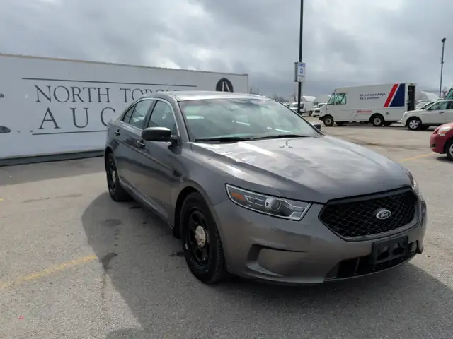 2016 Ford Taurus - Photo 4