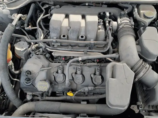 2016 Ford Taurus - Photo 8