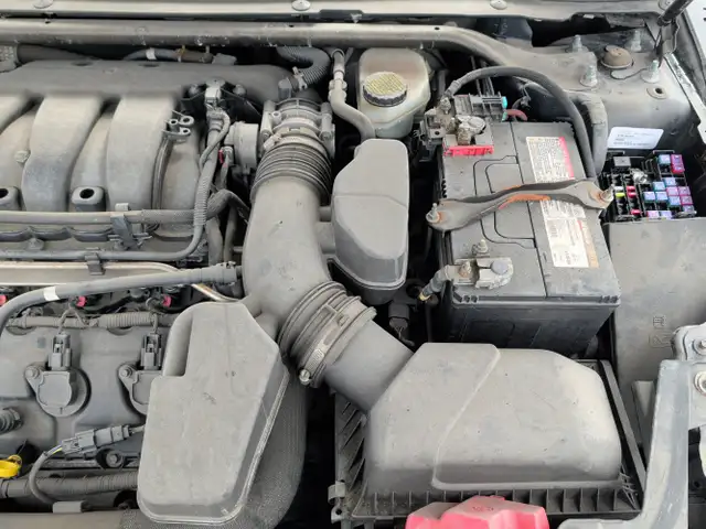 2016 Ford Taurus - Photo 10
