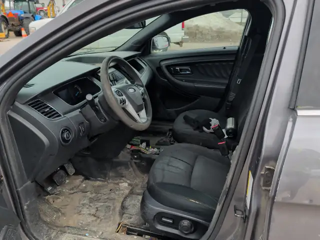 2016 Ford Taurus - Photo 11