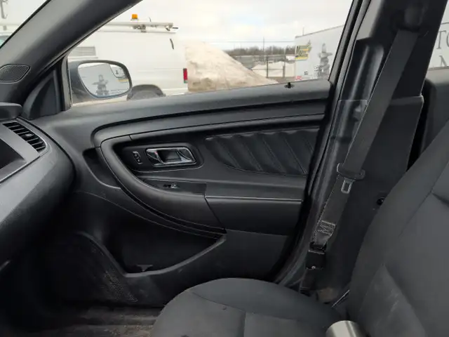 2016 Ford Taurus - Photo 16