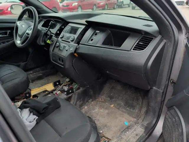 2016 Ford Taurus - Photo 22