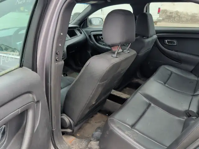 2016 Ford Taurus - Photo 29