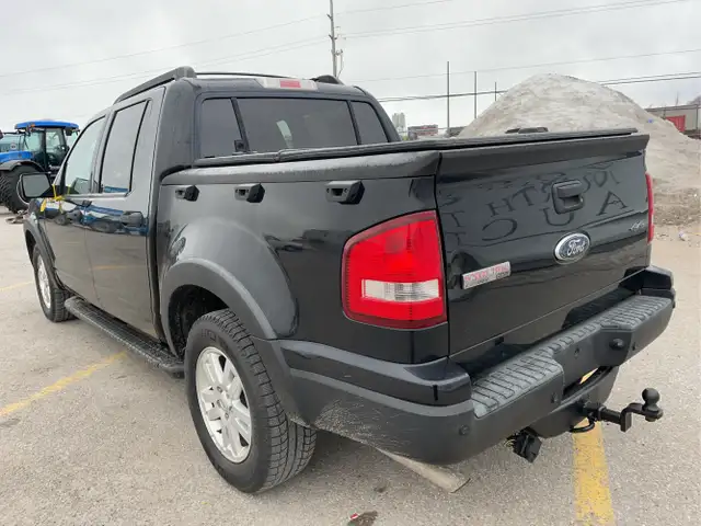 2010 Ford Explorer Sport Trac - Photo 7