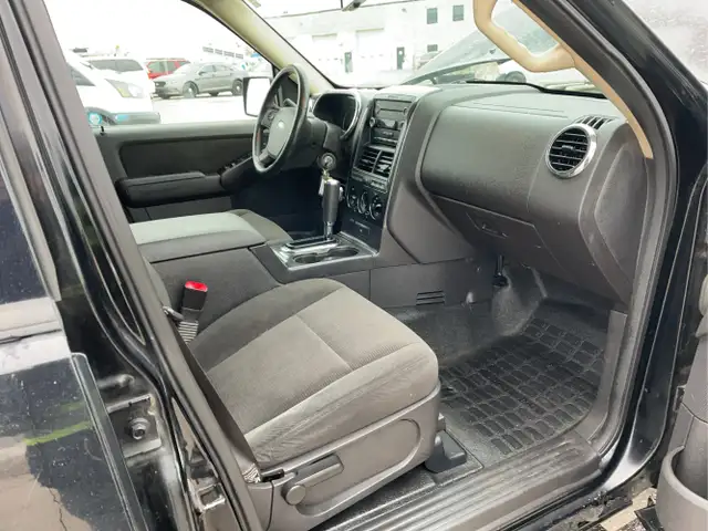 2010 Ford Explorer Sport Trac - Photo 25