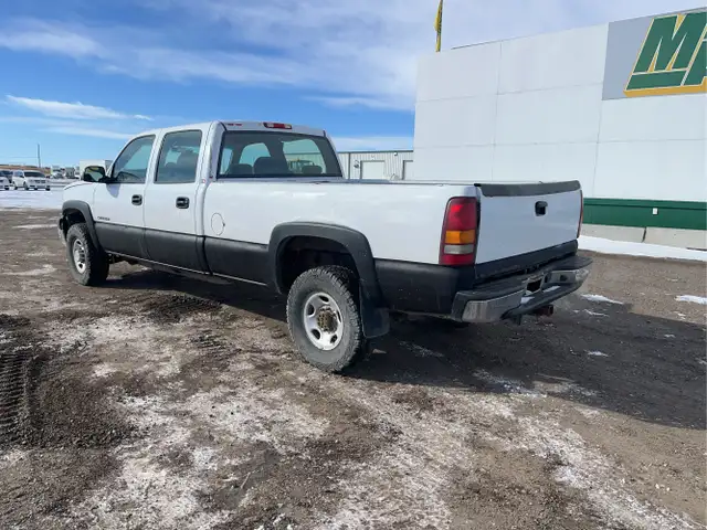 2003 Chevrolet Silverado 2500HD - Photo 3
