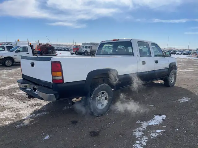 2003 Chevrolet Silverado 2500HD - Photo 5