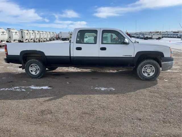 2003 Chevrolet Silverado 2500HD - Photo 6