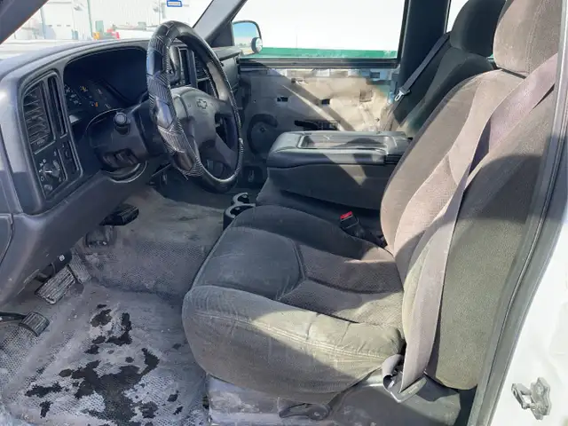 2003 Chevrolet Silverado 2500HD - Photo 13