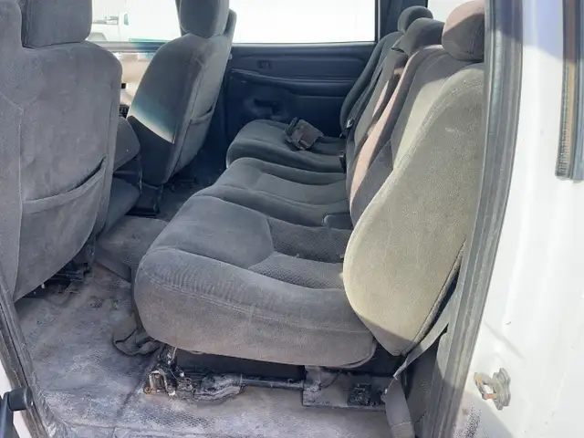 2003 Chevrolet Silverado 2500HD - Photo 18