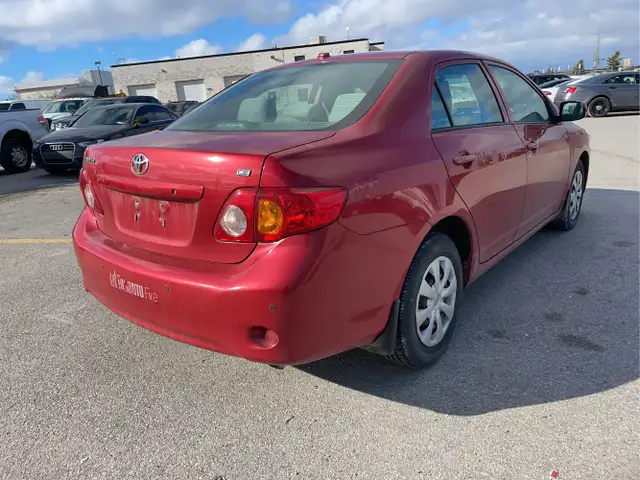 2010 Toyota Corolla - Photo 5