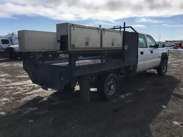 2004 Chevrolet Silverado 2500HD - Photo 5